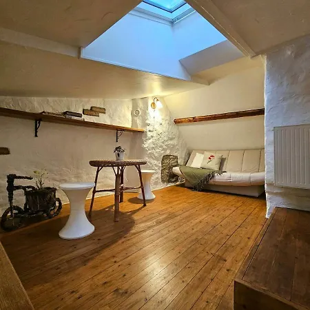 Апартаменты 2-room In The Old Town Курессааре